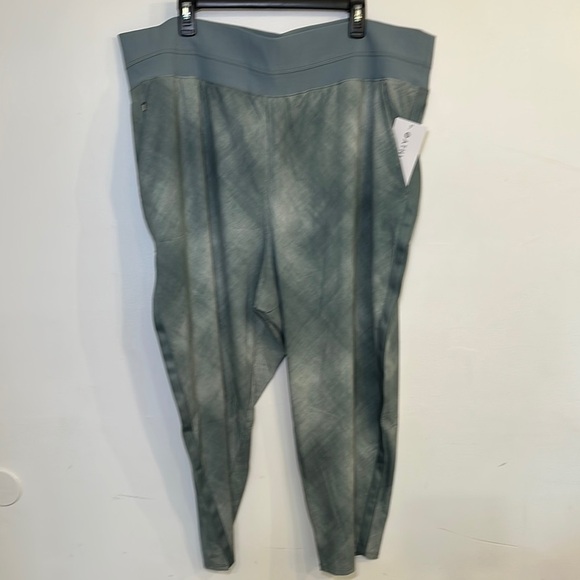 NWT Athleta Nolita Slim Tapered Print Crop Size 24 - Picture 3 of 10